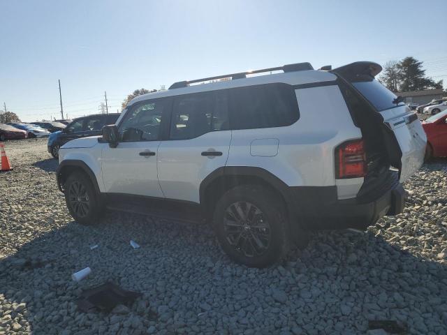 Toyota Land Cruis Base Image 2