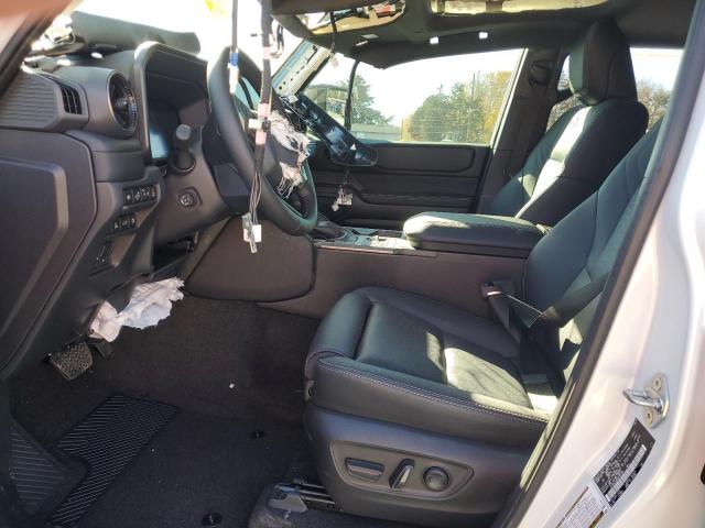 Toyota Land Cruis Base Image 3