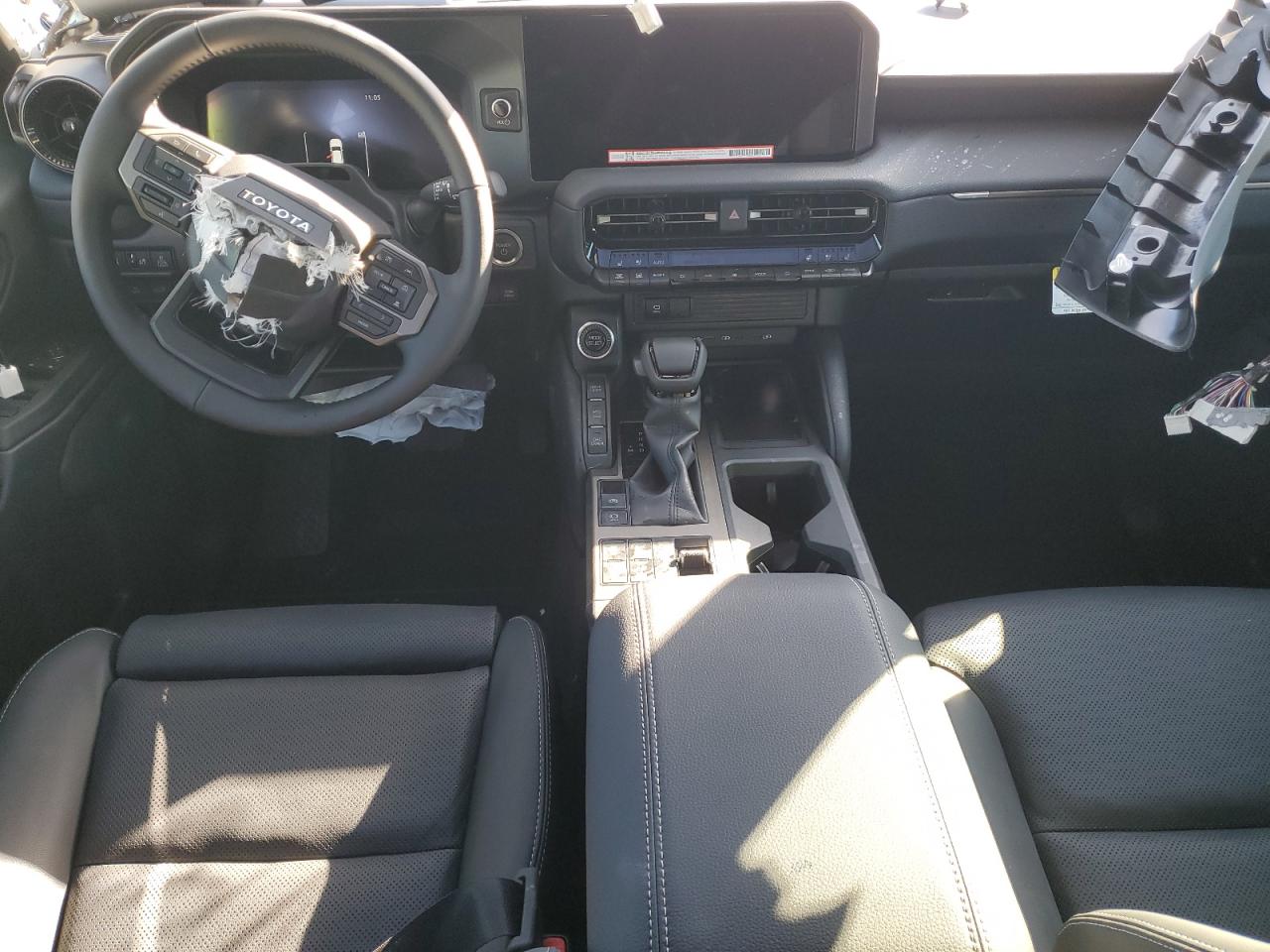 Toyota Land Cruis Base Image 5