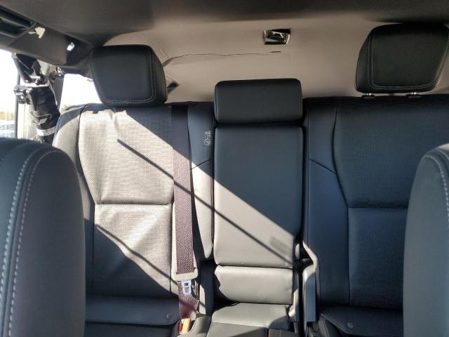 Toyota Land Cruis Base Image 10