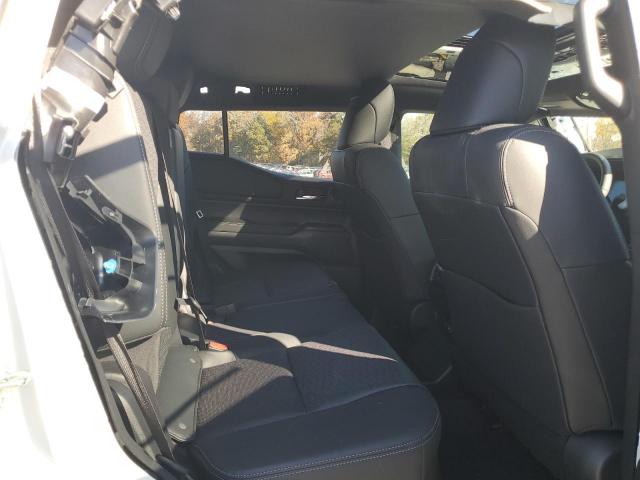 Toyota Land Cruis Base Image 9