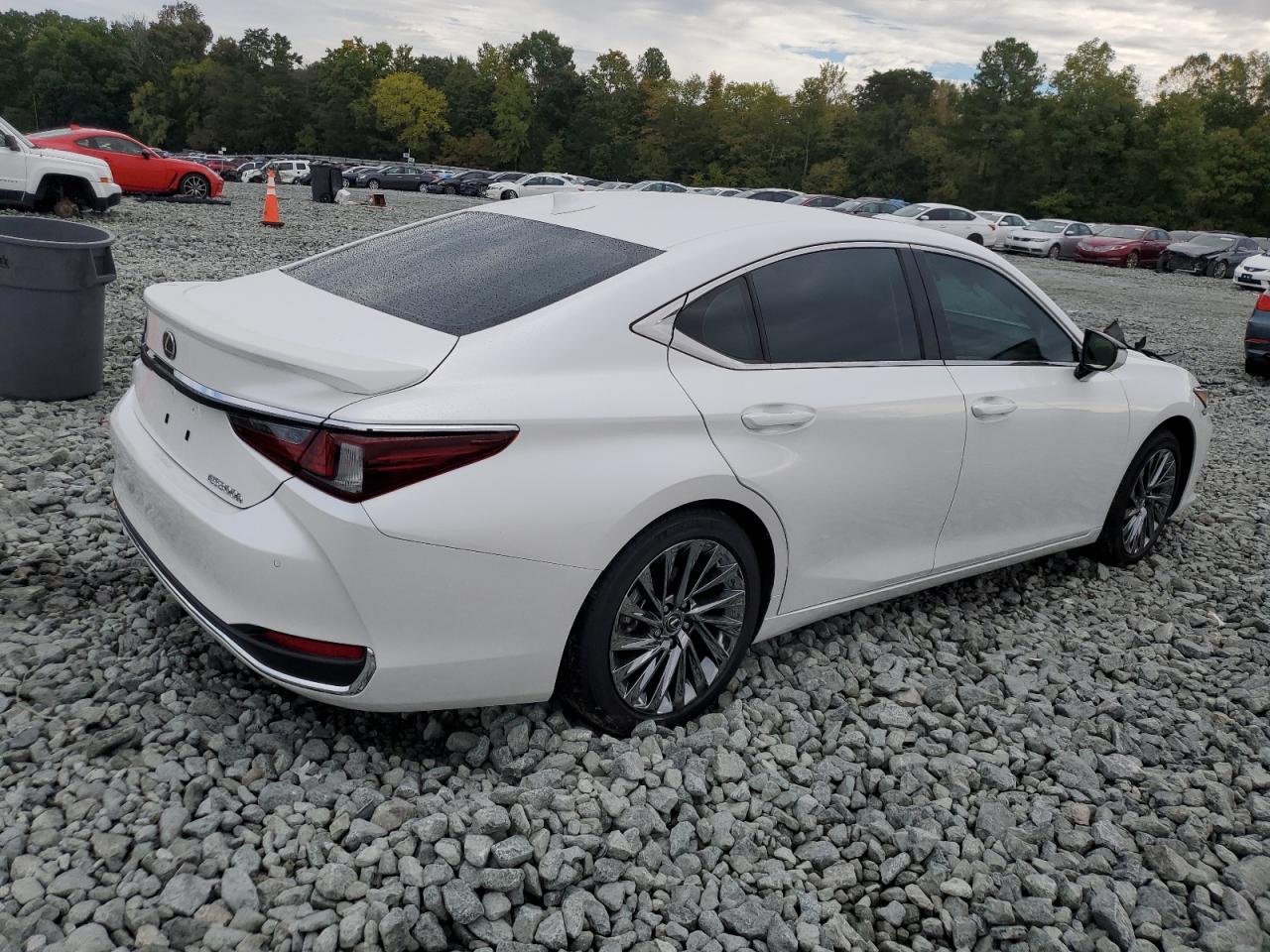 Lexus Es 300h Base Image 11