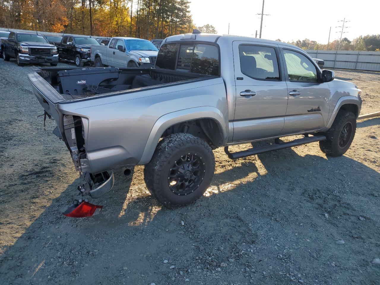 Toyota Tacoma Double Cab Image 4