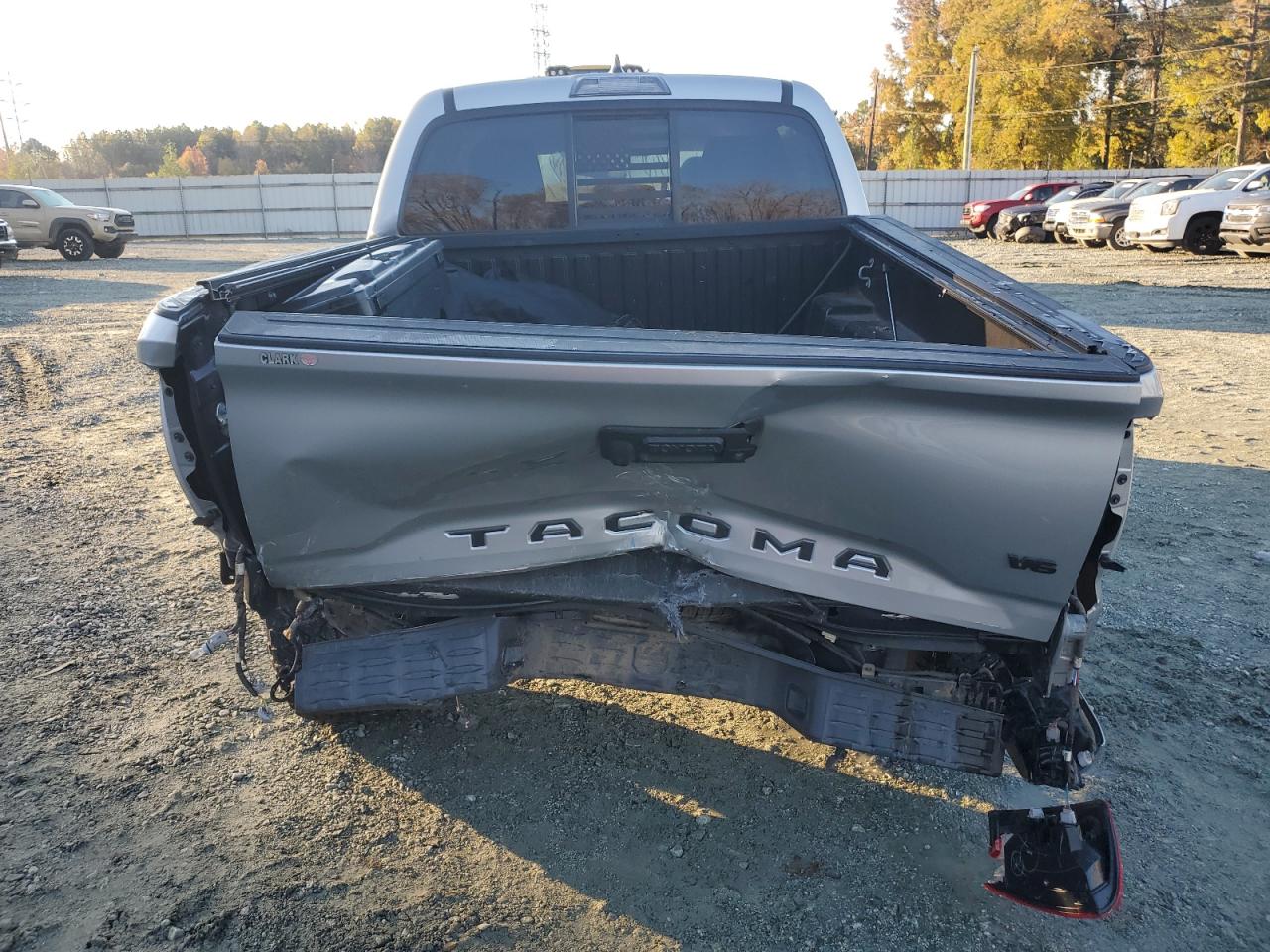 Toyota Tacoma Double Cab Image 9