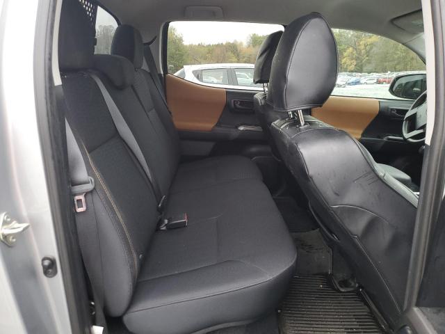 Toyota Tacoma Double Cab Image 8