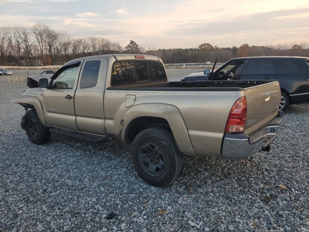 Toyota Tacoma Access Cab Image 7