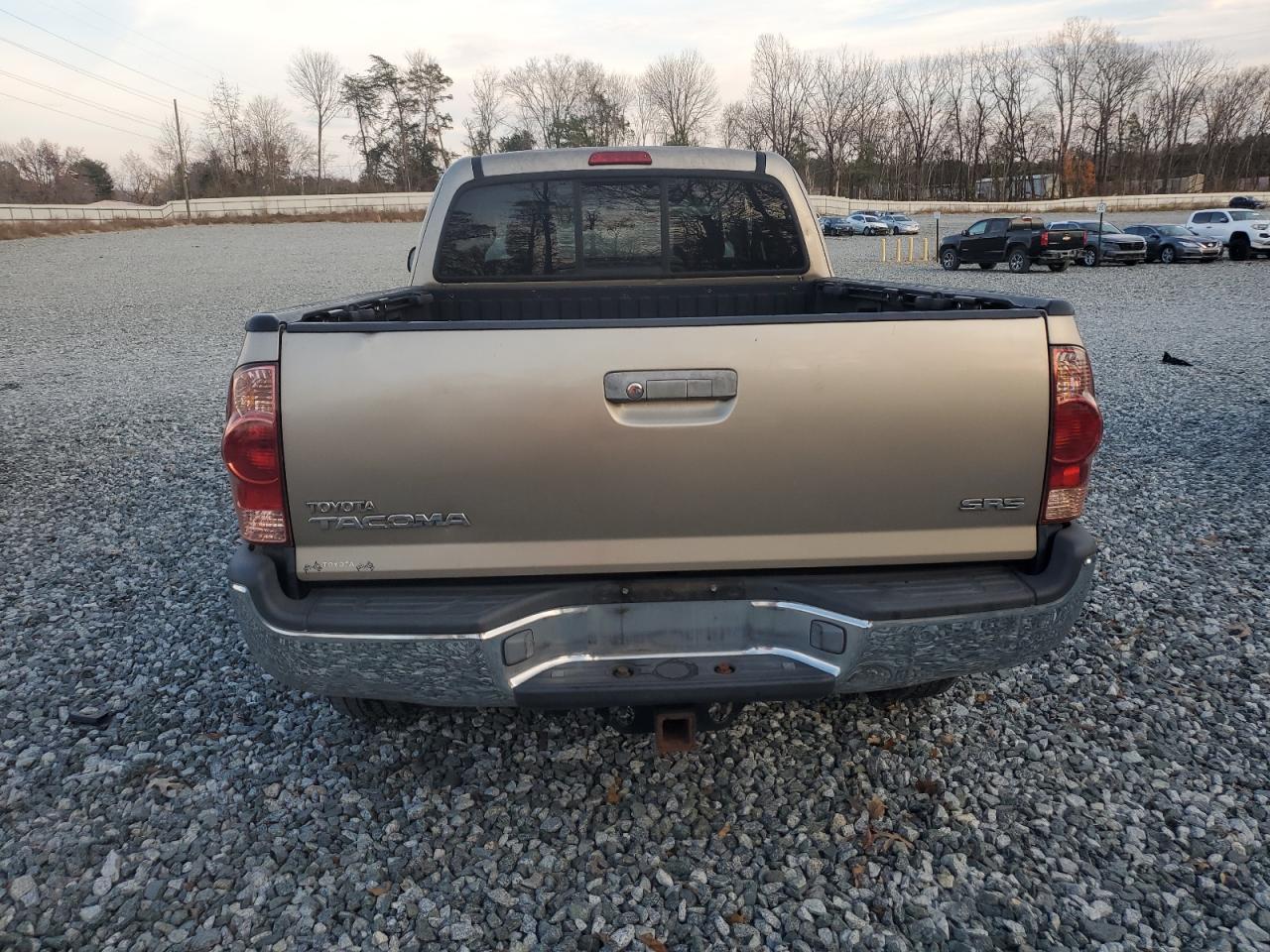 Toyota Tacoma Access Cab Image 8