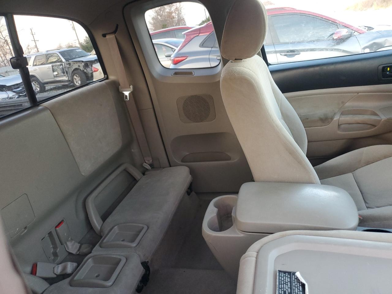 Toyota Tacoma Access Cab Image 11