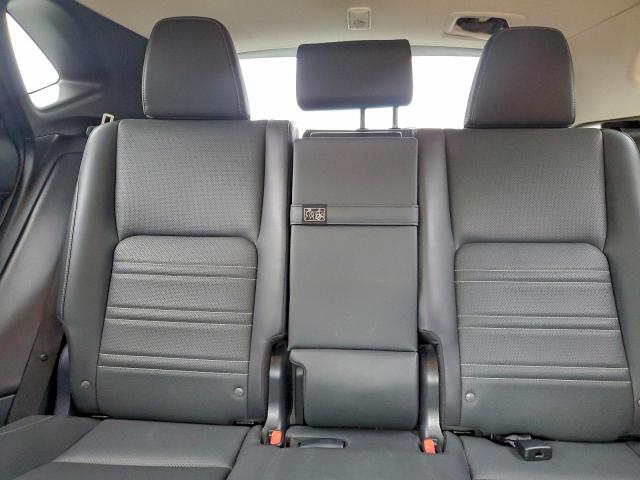 Lexus NX 300 Base Image 13