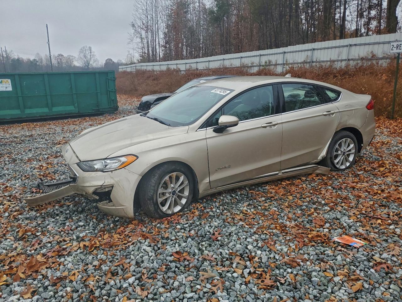 Ford Fusion Se Image 1