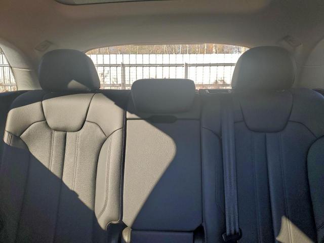 Audi Q5 Premium Plus Image 2