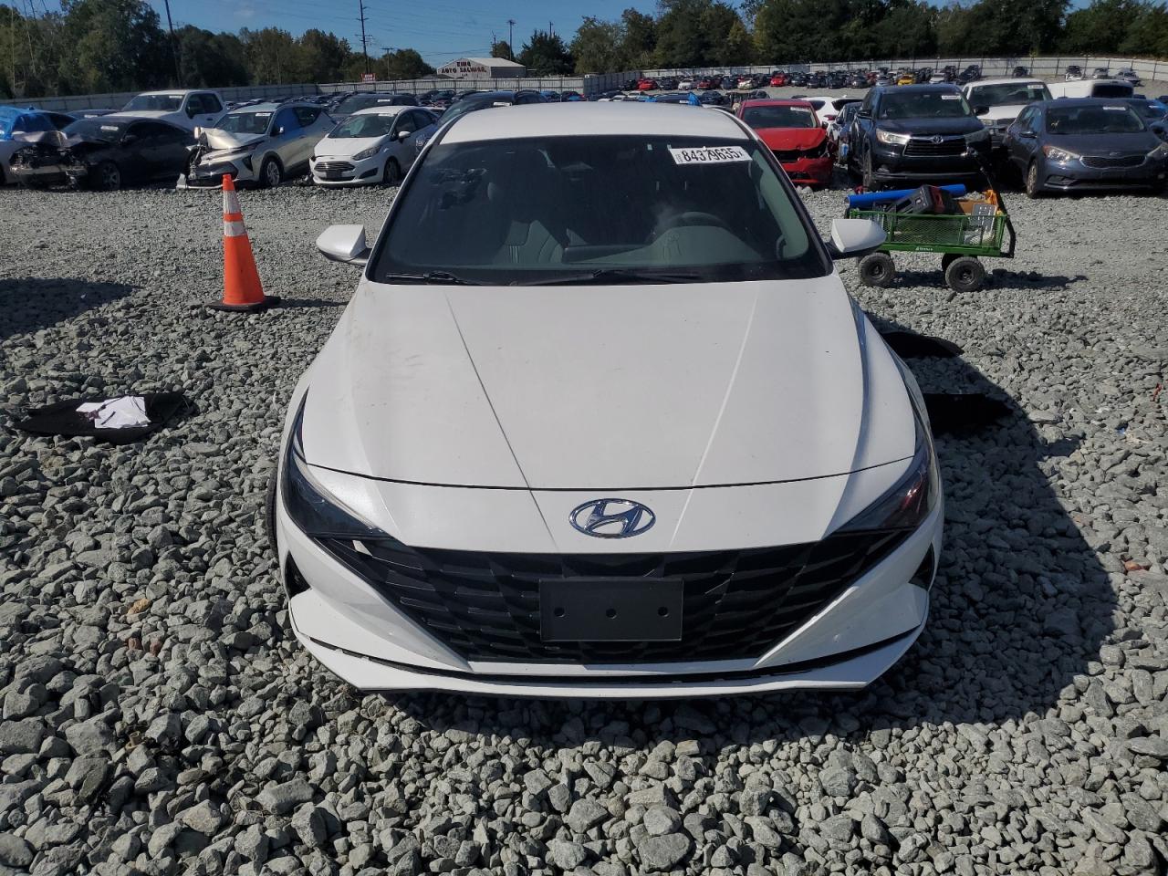 Hyundai ELANTRA Sel Image 8