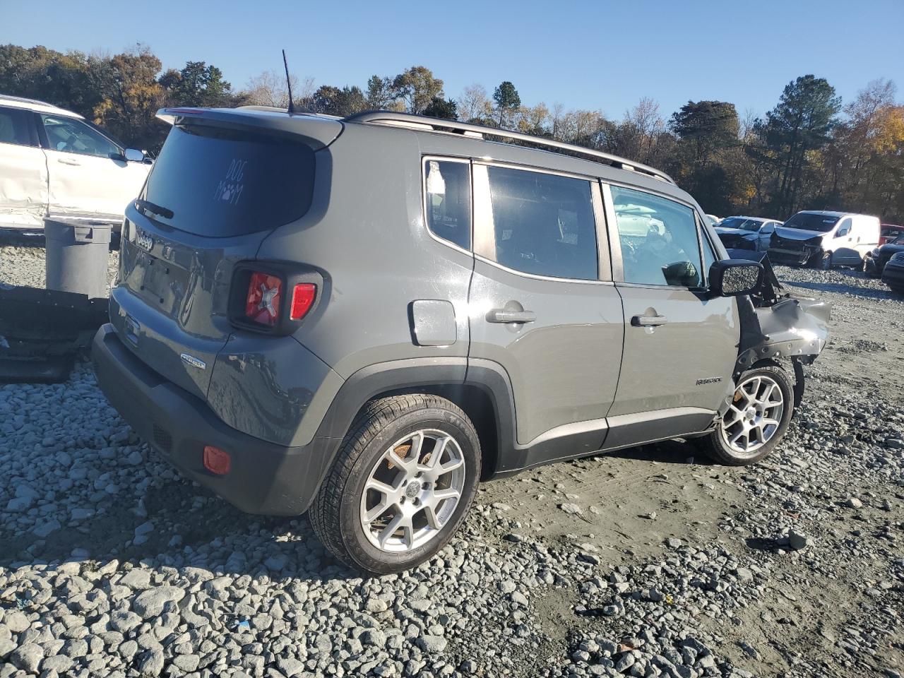Jeep Renegade Latitude Image 9