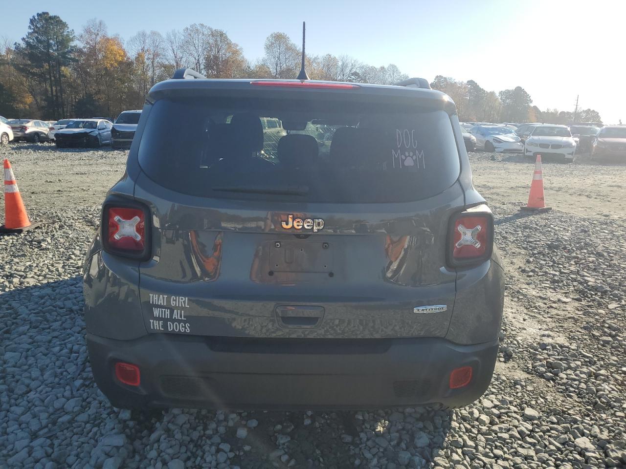 Jeep Renegade Latitude Image 3