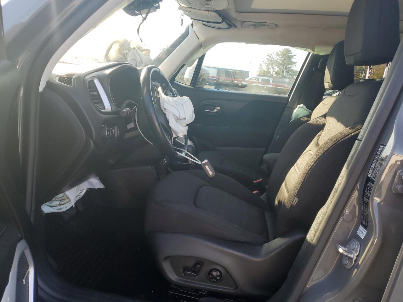 Jeep Renegade Latitude Image 4