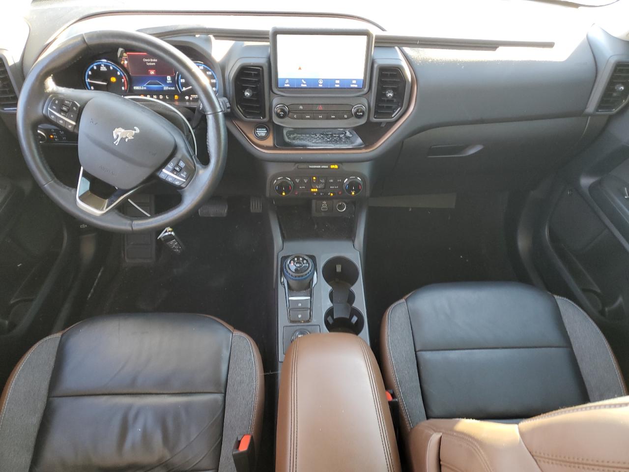 Ford Bronco Outer Banks Image 2