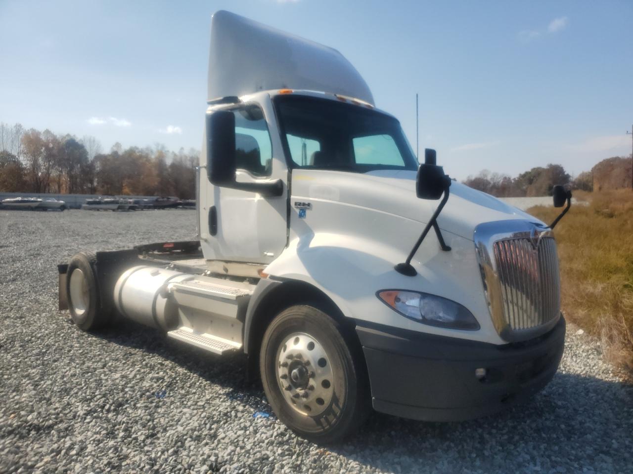 International Rh613 Image 1