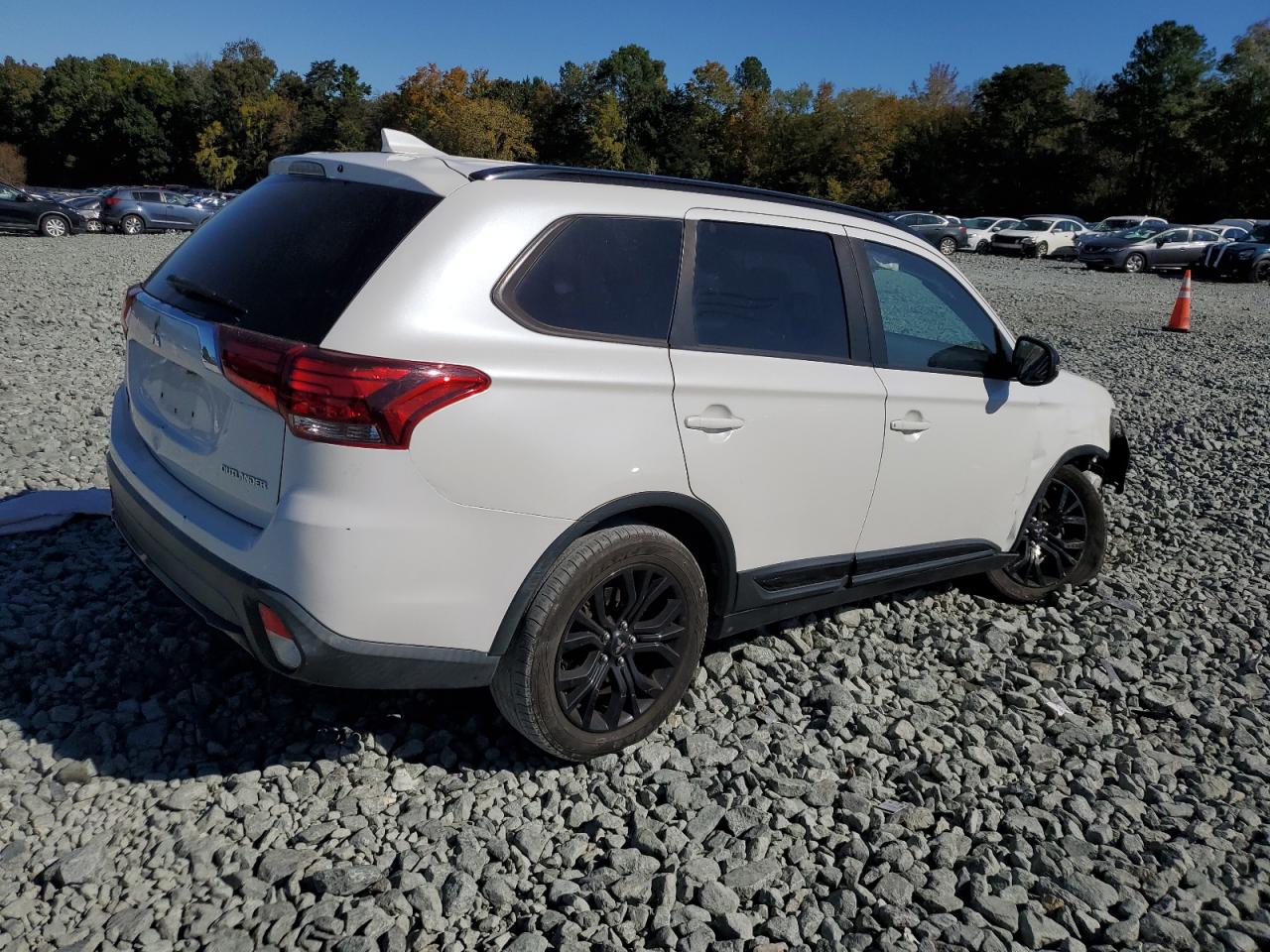 Mitsubishi Outlander Se Image 2