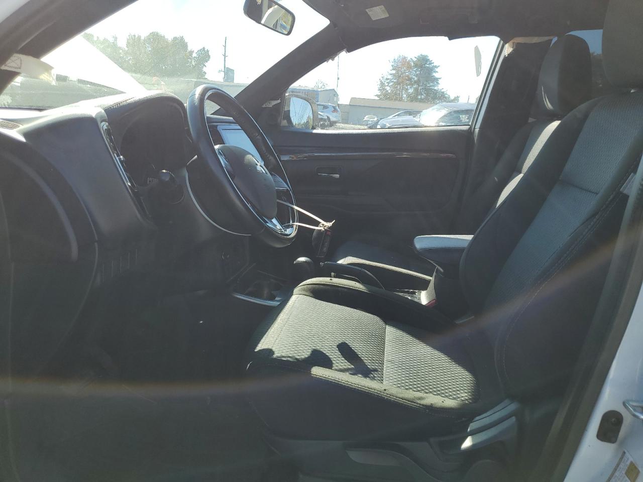 Mitsubishi Outlander Se Image 11