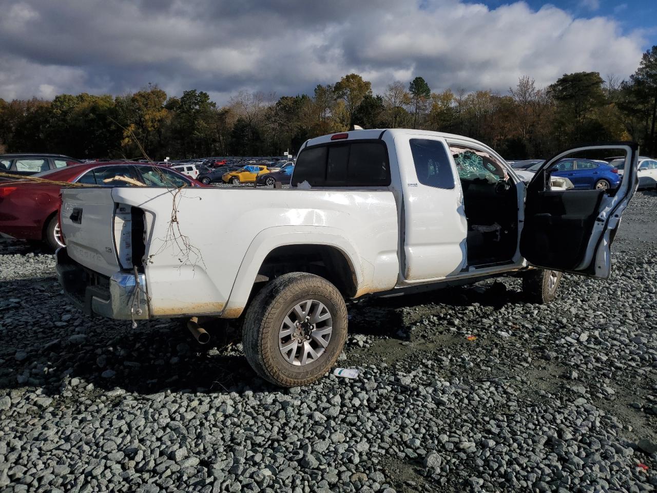 Toyota Tacoma Access Cab Image 7