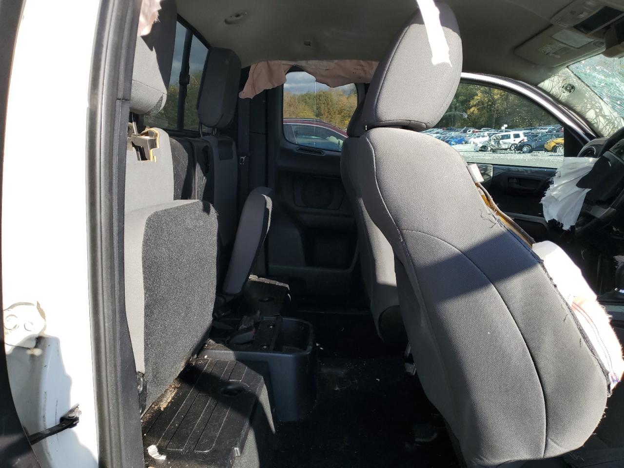 Toyota Tacoma Access Cab Image 8