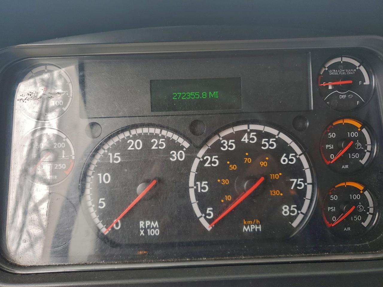 Freightliner M2 106 Medium Duty Image 9