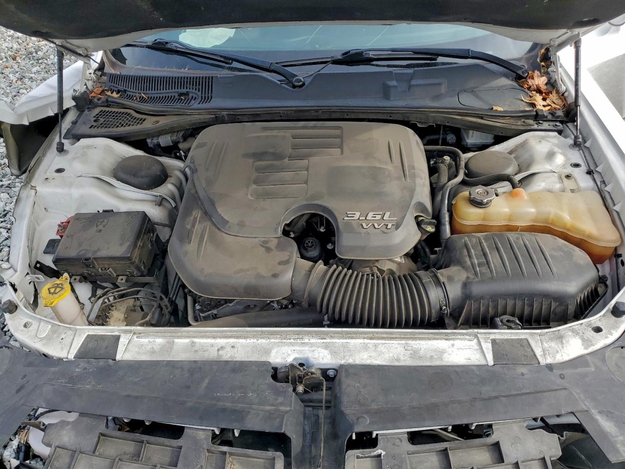 Dodge Challenger Sxt Image 12