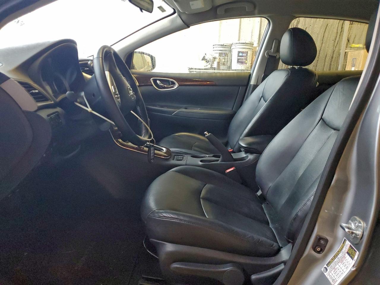 Nissan Sentra S Image 8