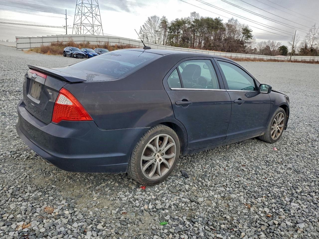 Ford Fusion Se Image 4