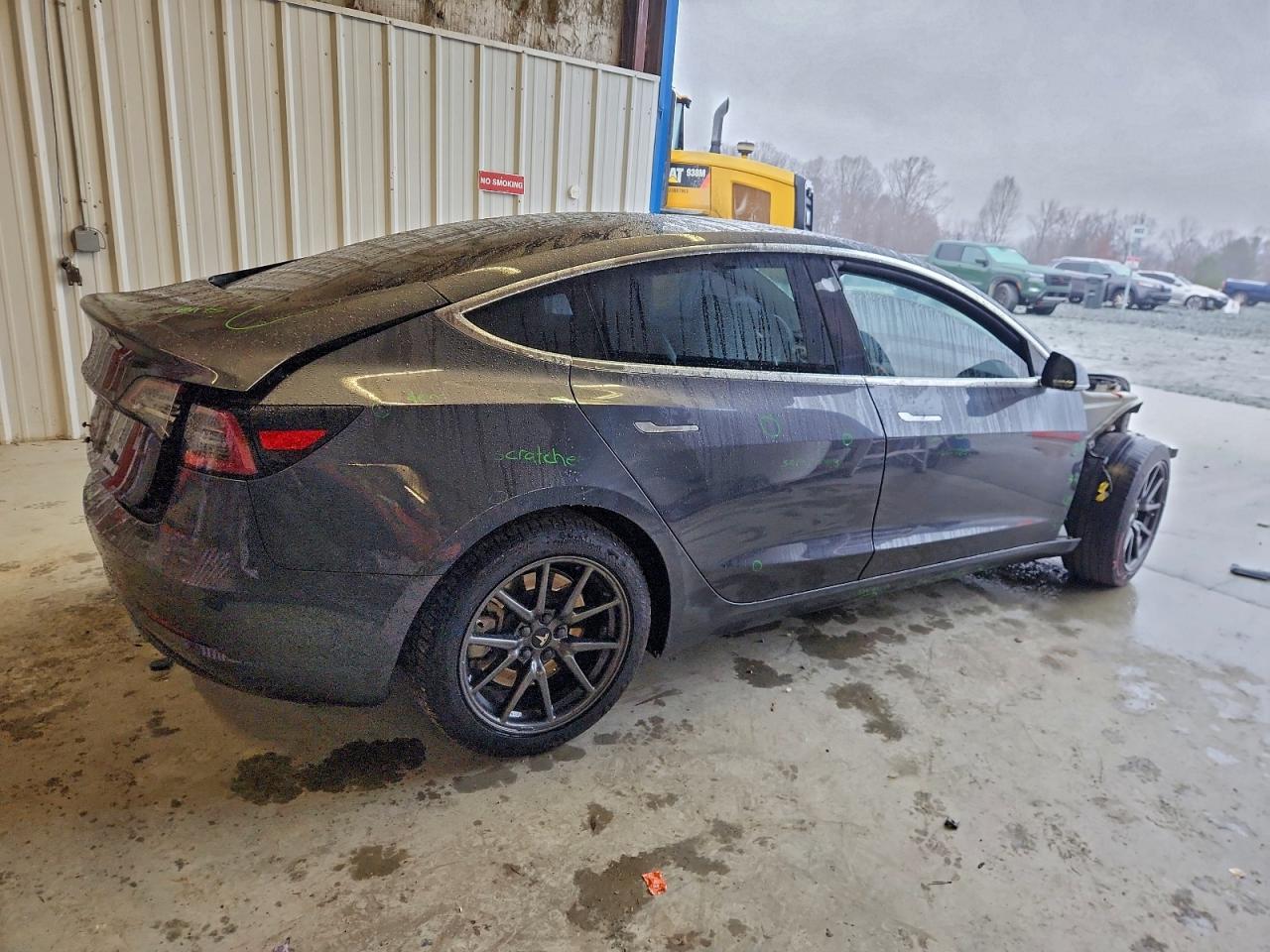 Tesla Model 3 Image 10