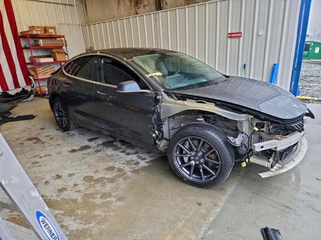 Tesla Model 3 Image 3