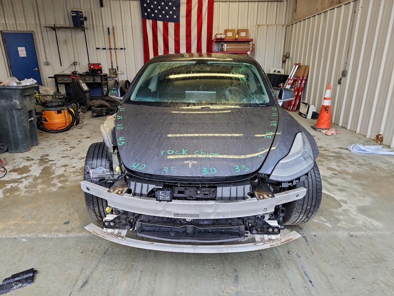 Tesla Model 3 Image 9