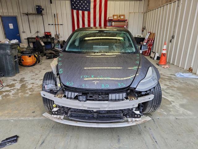 Tesla Model 3 Image 9