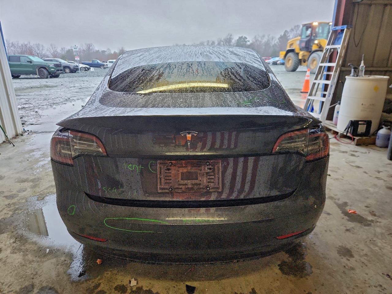 Tesla Model 3 Image 4