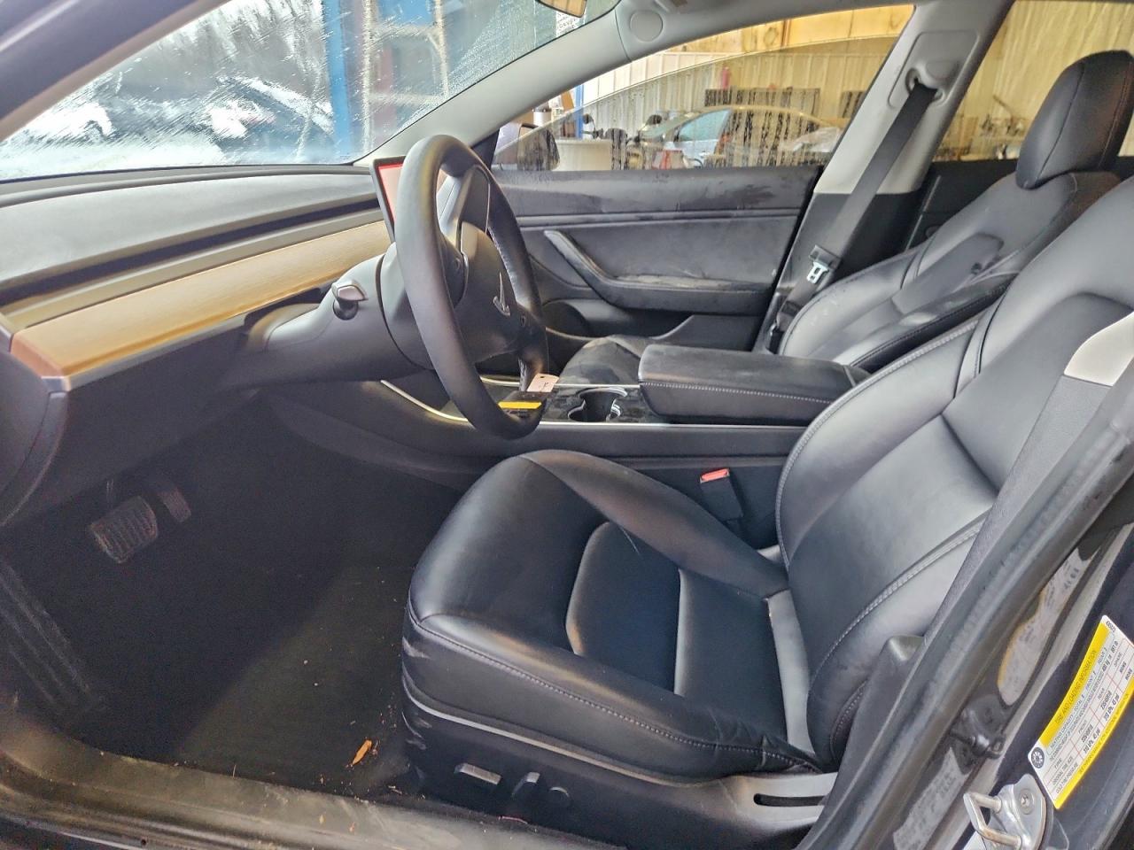 Tesla Model 3 Image 7
