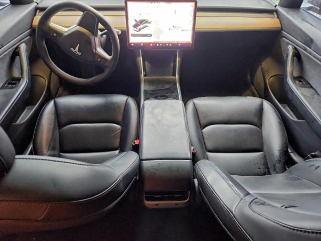 Tesla Model 3 Image 5