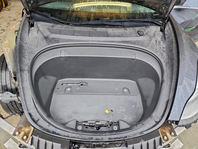 Tesla Model 3 Image 12