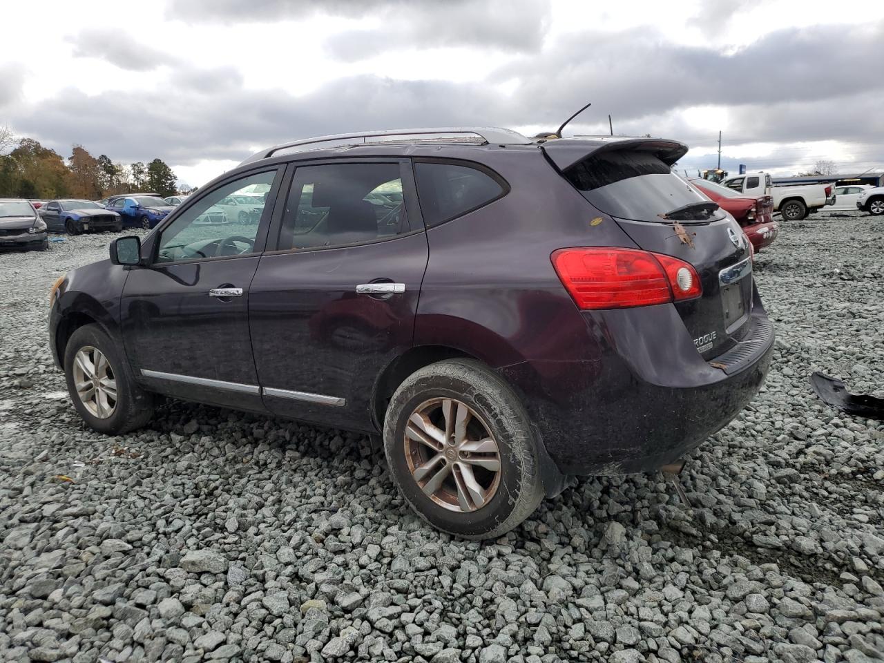 Nissan Rogue S Image 2