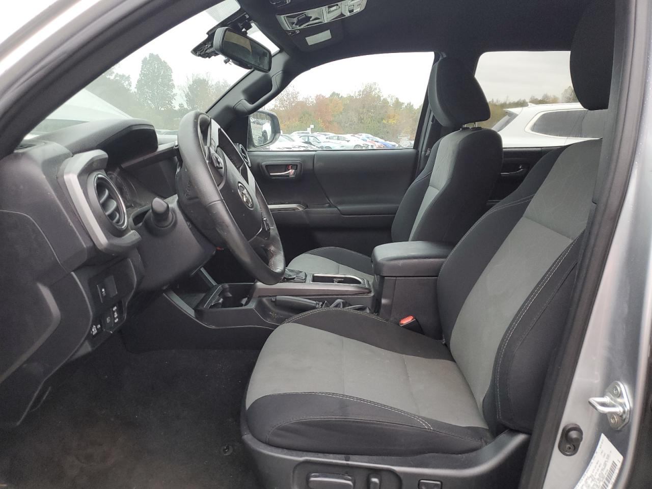 Toyota Tacoma Double Cab Image 7