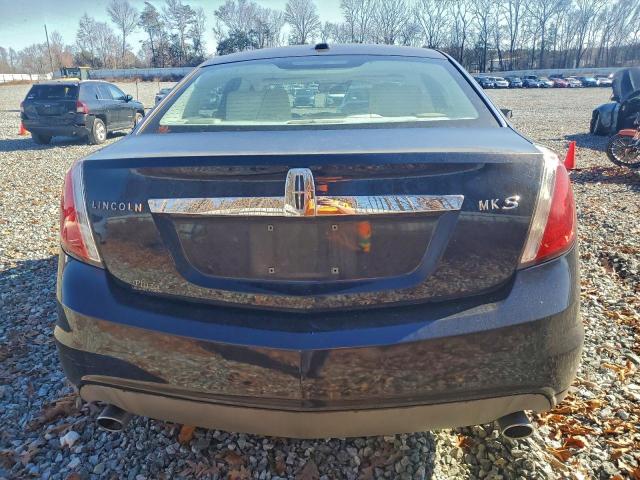 Lincoln MKS Image 12