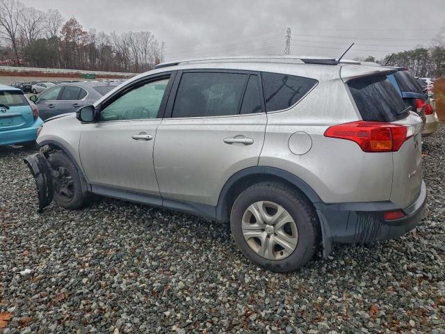 Toyota RAV4 Le Image 10