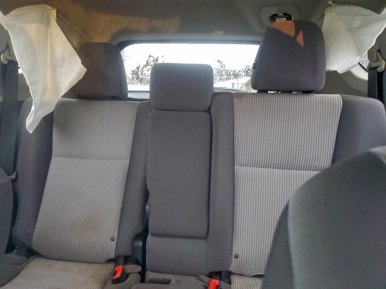 Toyota RAV4 Le Image 3