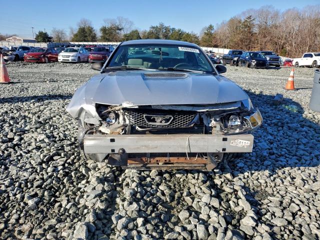 Ford Mustang Image 6