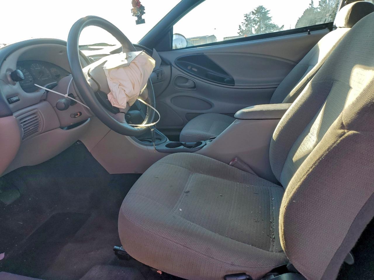 Ford Mustang Image 3