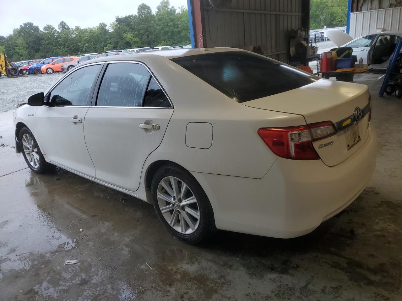Toyota Camry Hybrid Image 9