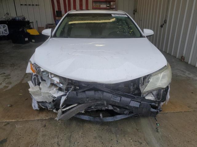 Toyota Camry Hybrid Image 8