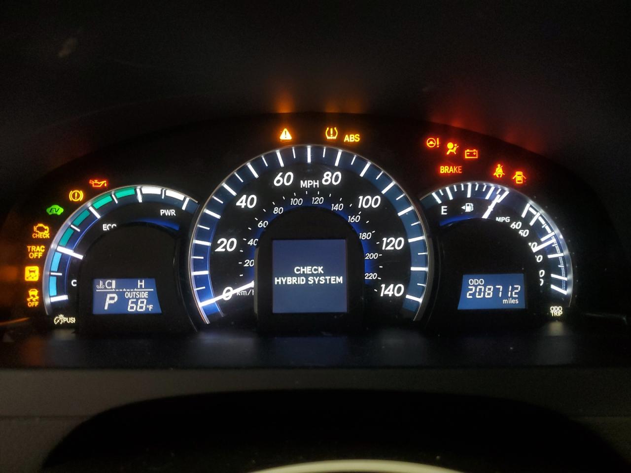 Toyota Camry Hybrid Image 5