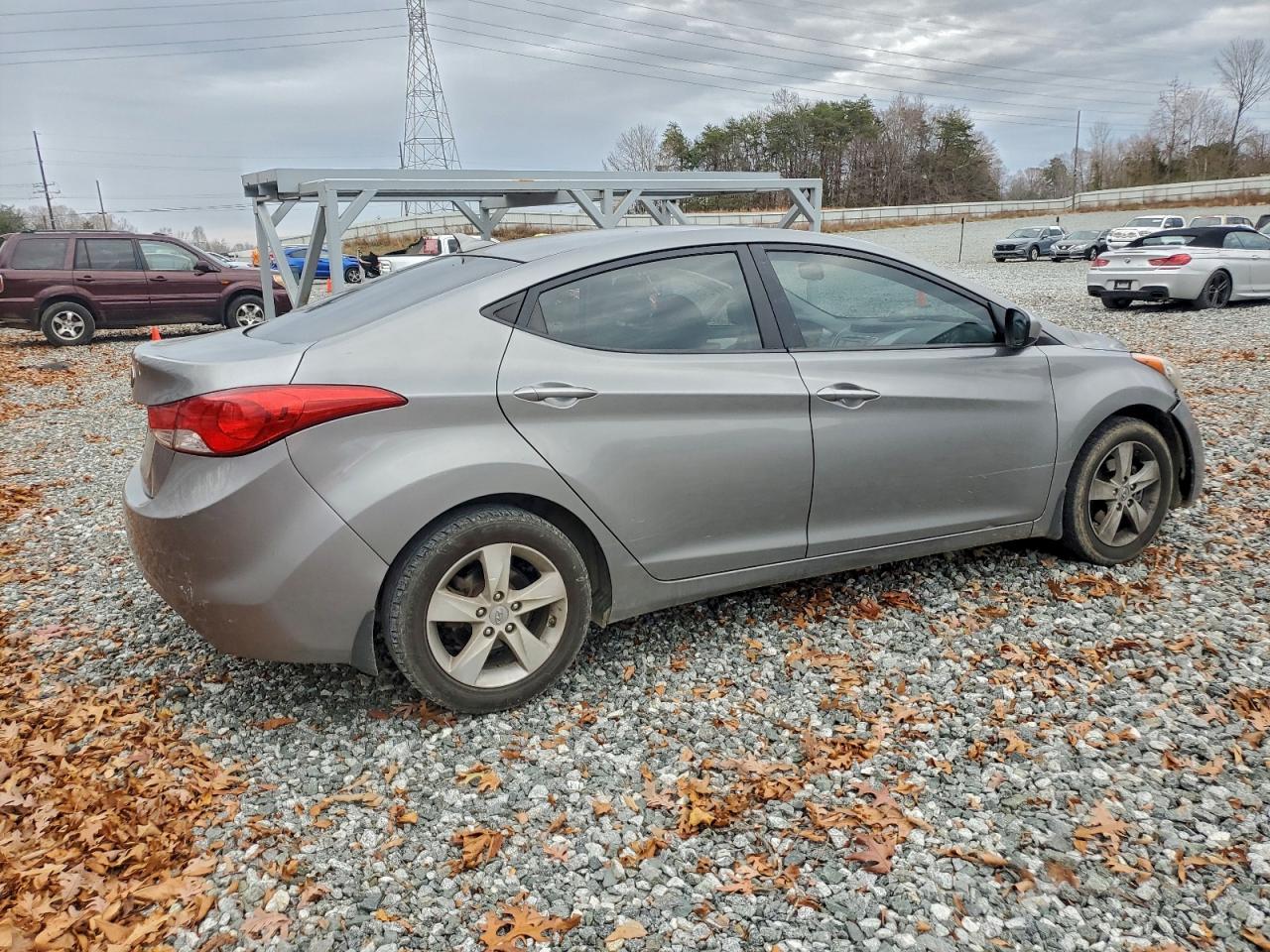 Hyundai ELANTRA Gls Image 10