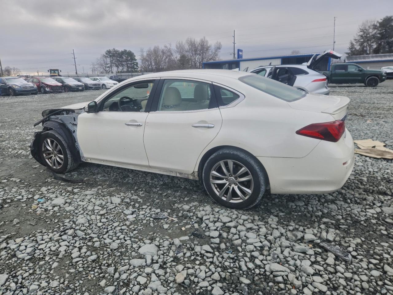 INFINITI Q70 3.7 Luxe Image 6