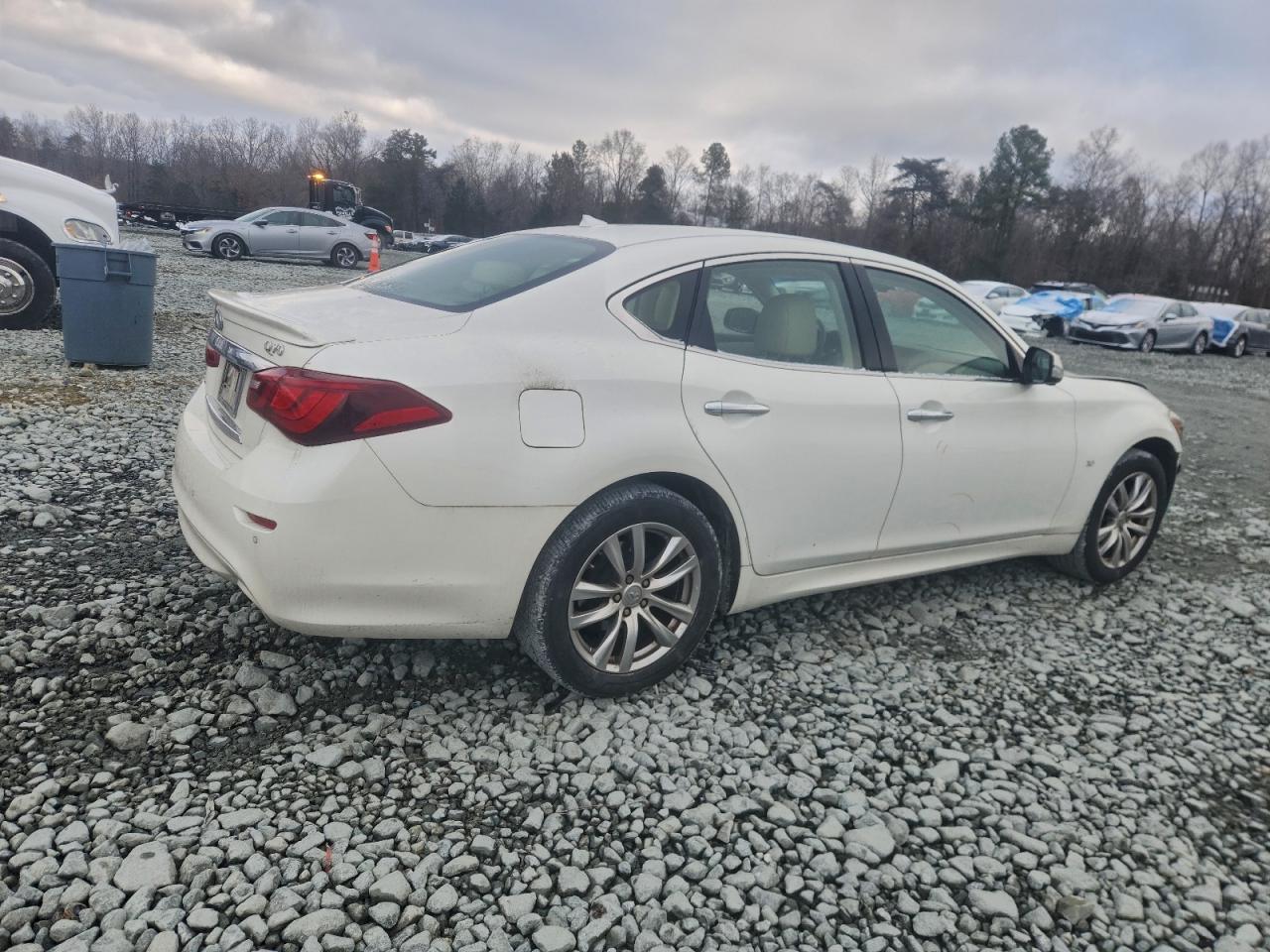 INFINITI Q70 3.7 Luxe Image 5